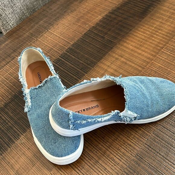 Perfect condition lucky brand slip on’s - Picture 1 of 2